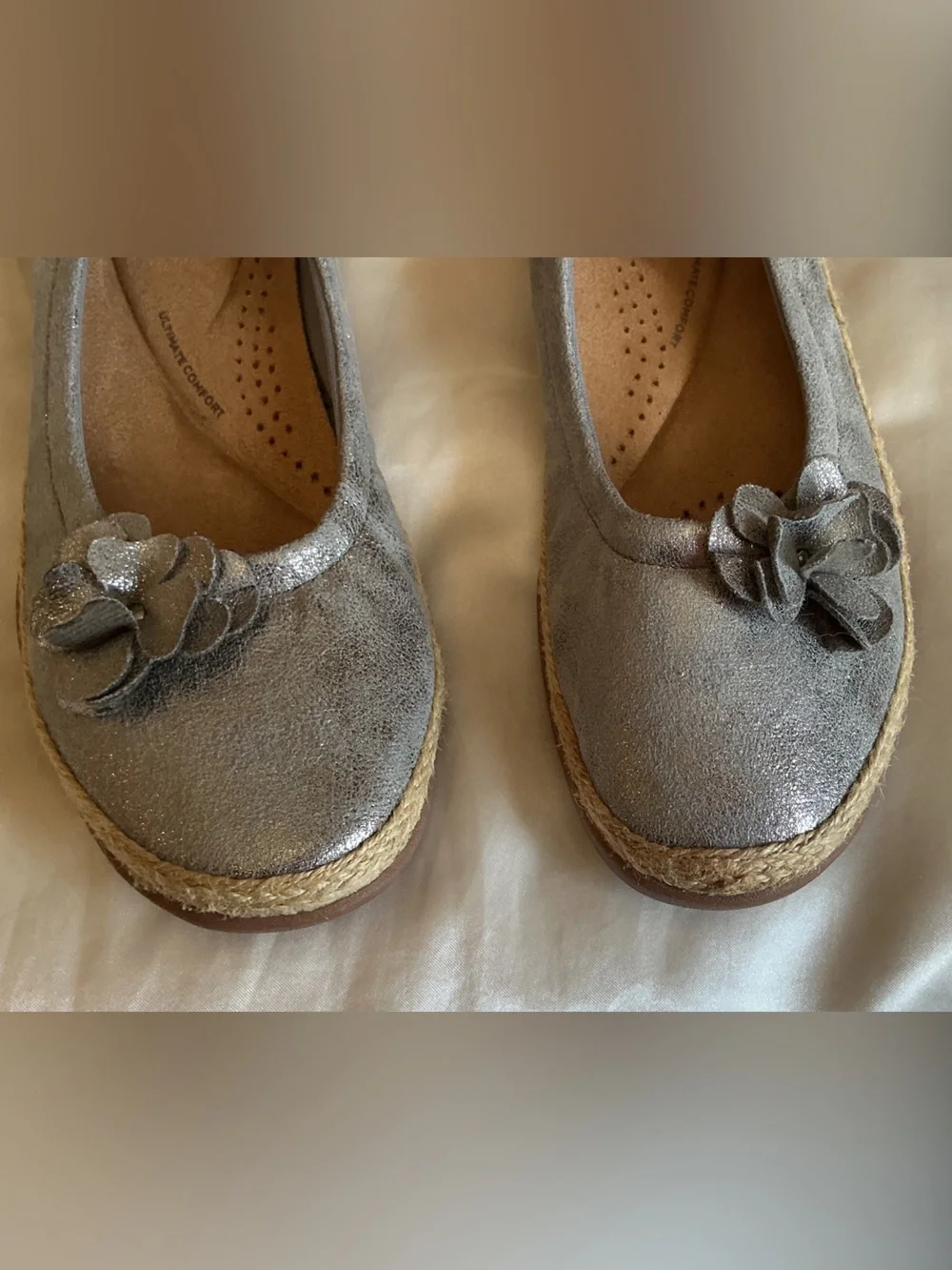 Clarks Collection Ultimate Comfort Silver Espadrille Flats | Women’s Size 8.5 M